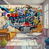 Soggiorno design con graffiti sul muro