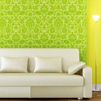 Kombinacija zelene pozadine sa žutim zidom
