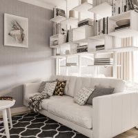 Decoratieve kussens op een witte bank