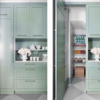 Pantry dans une niche derrière une porte secrète