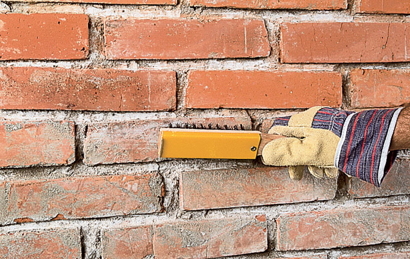 Pulire il muro di mattoni prima di dipingere