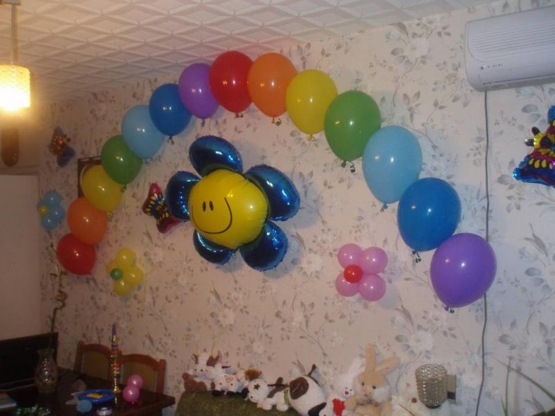 Balloon wall in the living room