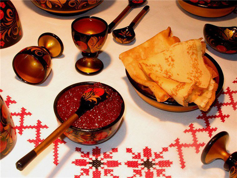 Decoration of the dining table in Russian eco style