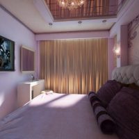 Dizajn uske spavaće sobe u stanu višestambene zgrade