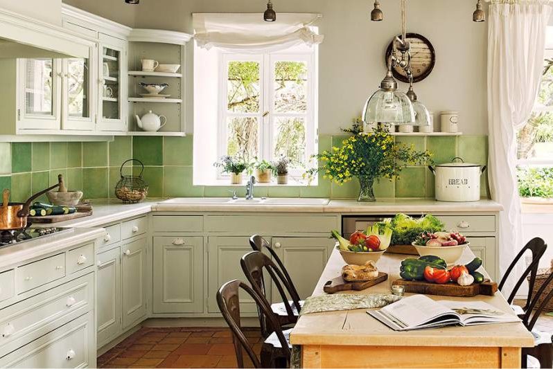 Ceramic apron green in the kitchen in the style of Provence