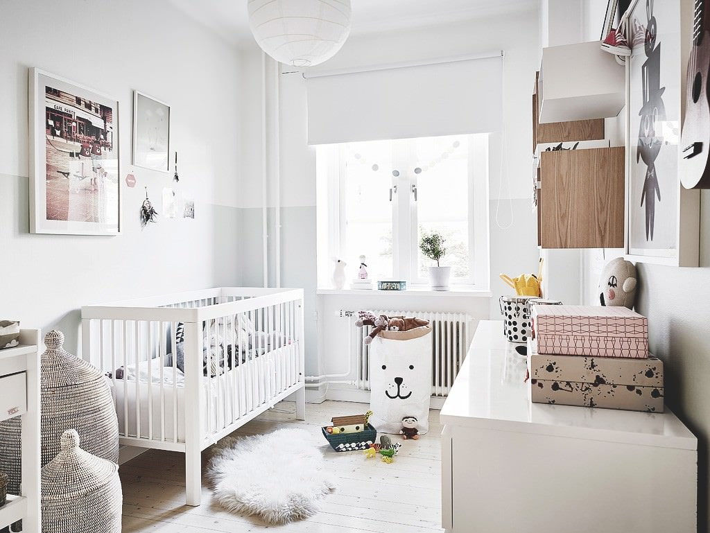 Interno camera per bambini in stile scandinavo