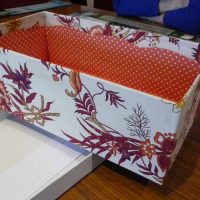 Making Gift Box Using Unnecessary Wallpaper