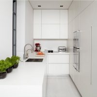 Cucina compatta e minimalista