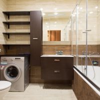 Lavatrice all'interno del bagno