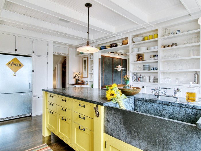 Storage systems in the kitchen.