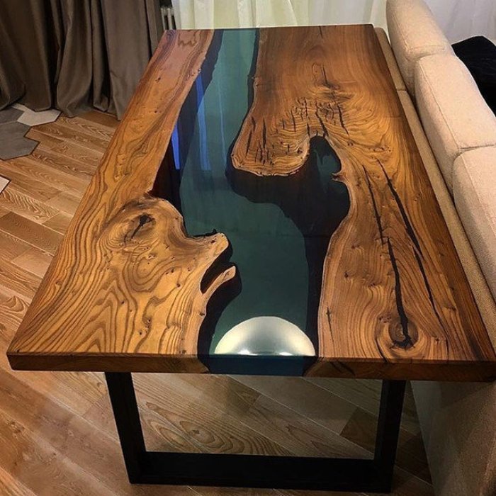 A table filled with resin.