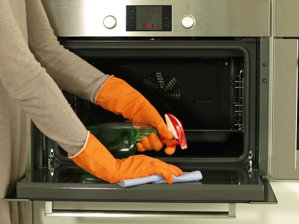 Pulizia del forno dalla contaminazione