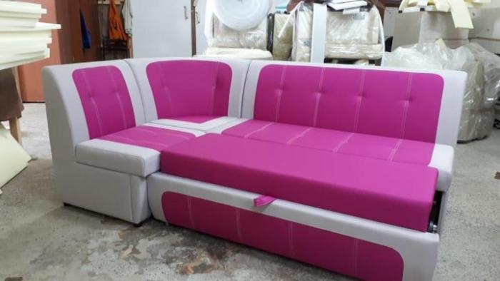 Postoje 4 vrste kutnih sofa.