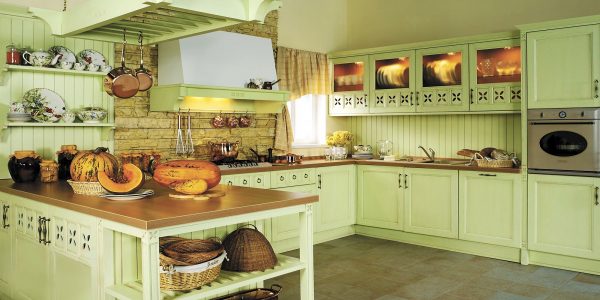 Dapur gaya Provence dengan kerja-kerja topform