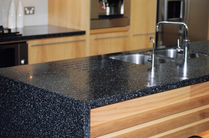 Countertop batu pada harga yang berpatutan.