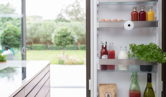 The advantages of an inverter refrigerator.