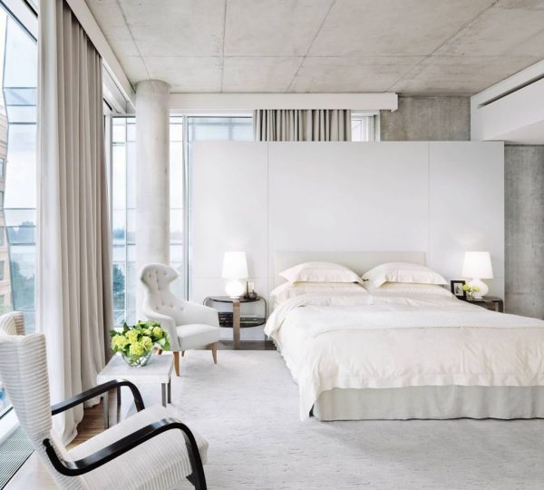 Les rideaux blancs ont fière allure dans un style Loft