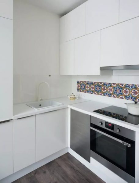 Minimalism - the perfect style for the kitchen in Khrushchev