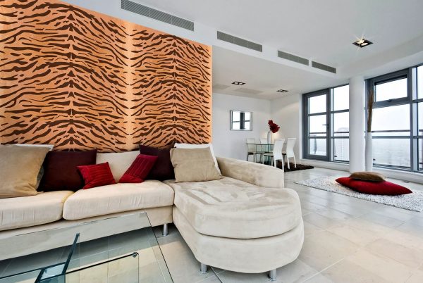 Most often these are light canvases with bright patterns or murals with images of animal skins.