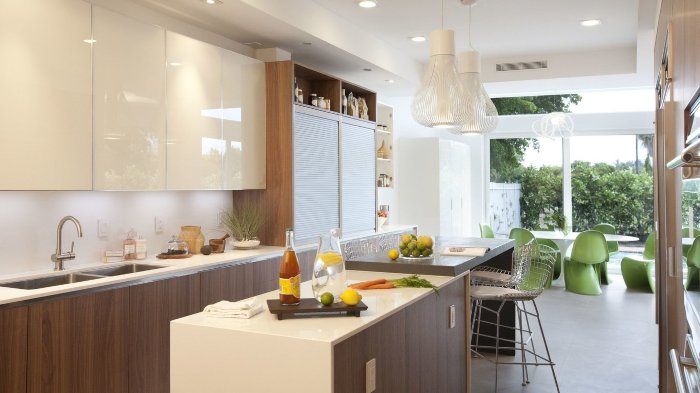 Dapur dengan countertop peringkat tunggal