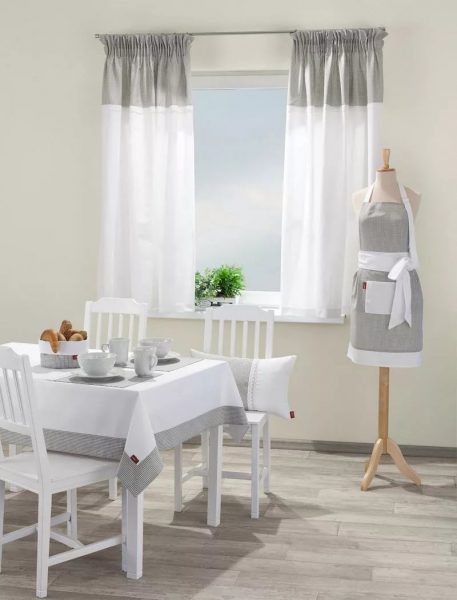 Country-style kitchen curtains