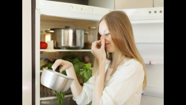 Loš miris u hladnjaku može uzrokovati oštećenje proizvoda koji se u njemu čuvaju.